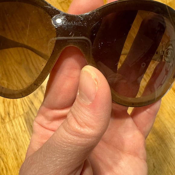 Chanel Camilla Flower Vintage Aviator Hinge Wrap Around Sunglasses Beige - Picture 3 of 10